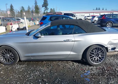 2017 Ford Mustang Ecoboost Premium z USA, uszkodzony, nr VIN 1FATP8UHXH5310099